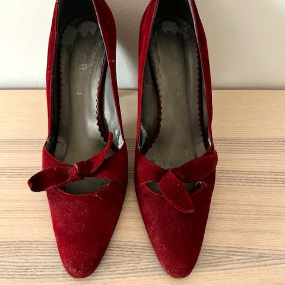 VINTAGE Italian Suede Leather Heels